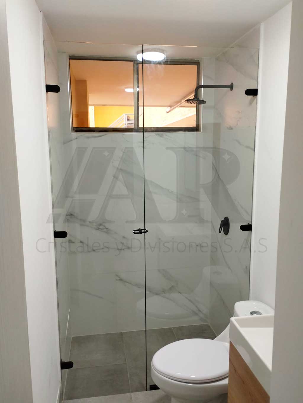 Divisiones de baño en vidrio templado 11