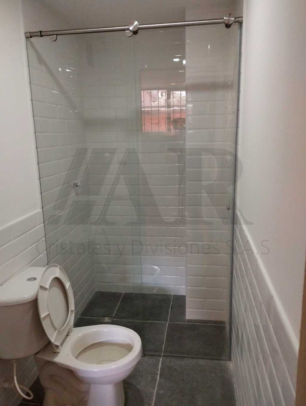 Divisiones de baño en vidrio templado 12