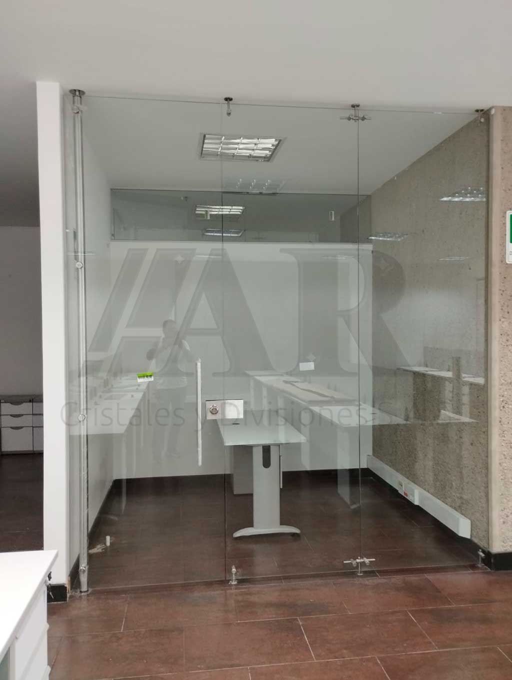Divisiones de oficinas en vidrio templado 01