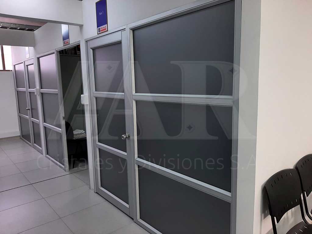 Divisiones de oficinas en vidrio templado 25