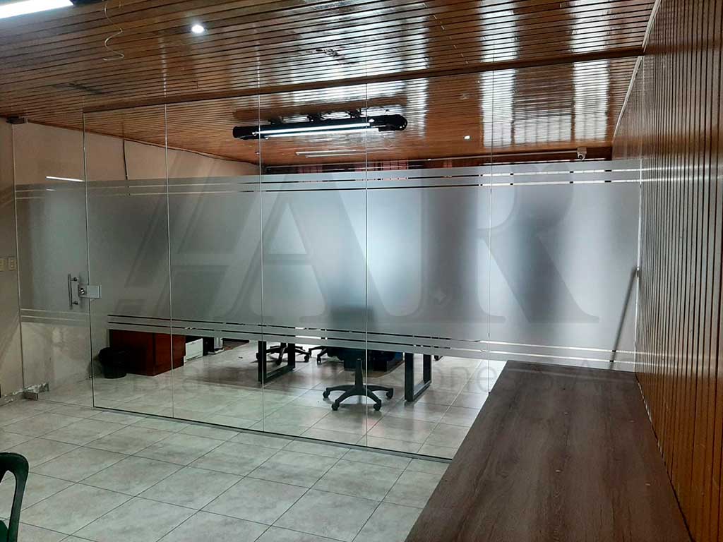 Divisiones de oficinas en vidrio templado 28
