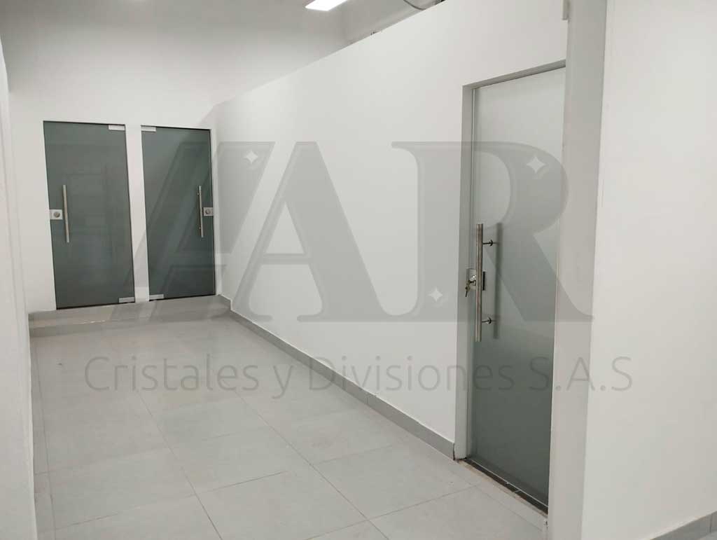 Puertas en vidrio templado 06
