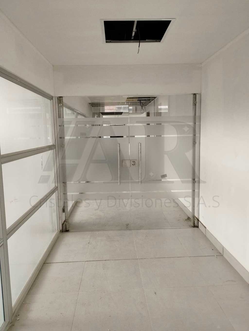 Puertas en vidrio templado 11
