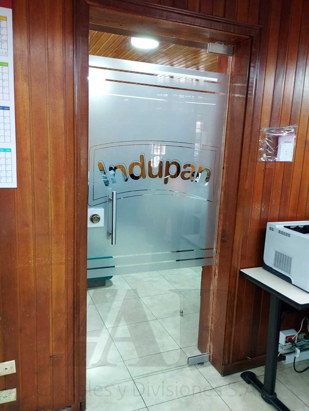 Puertas en vidrio templado 23