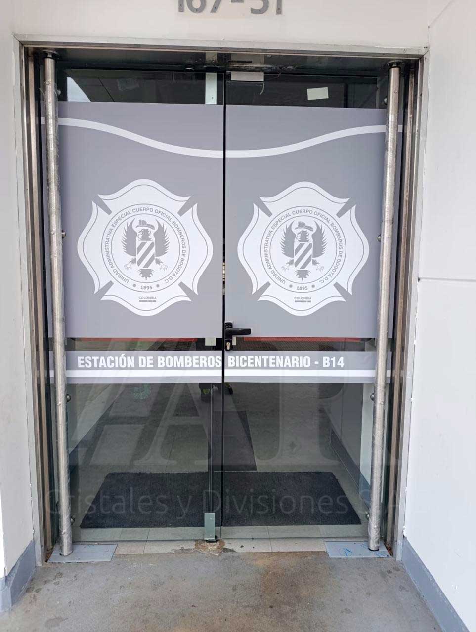 Puertas en vidrio templado 33