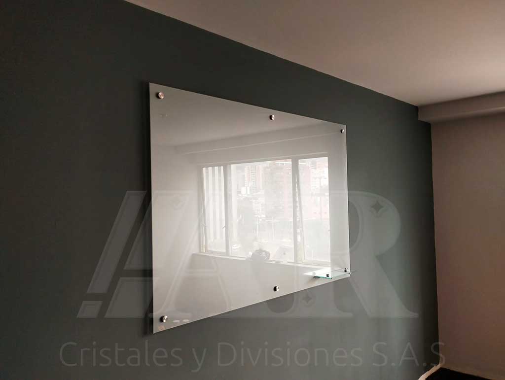Tableros en vidrio templado con fondo gris 01