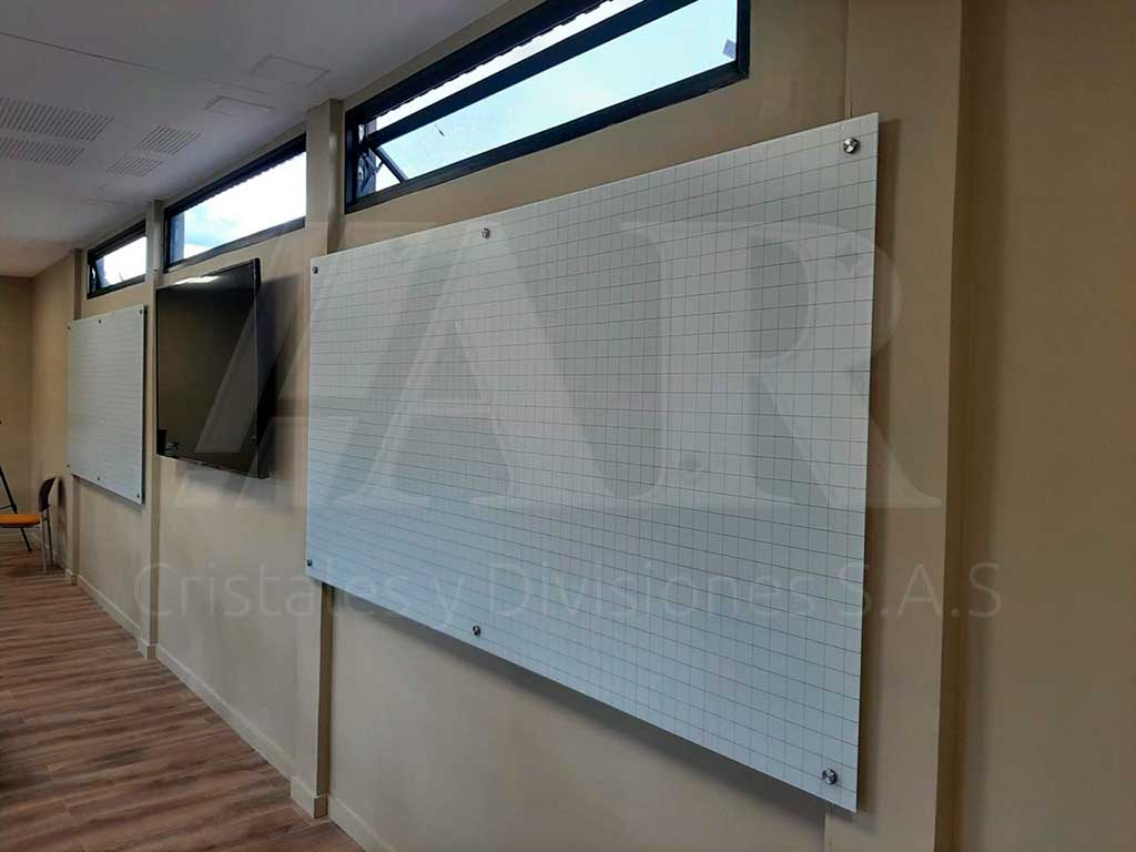 Tableros en vidrio templado con cuadrícula 05